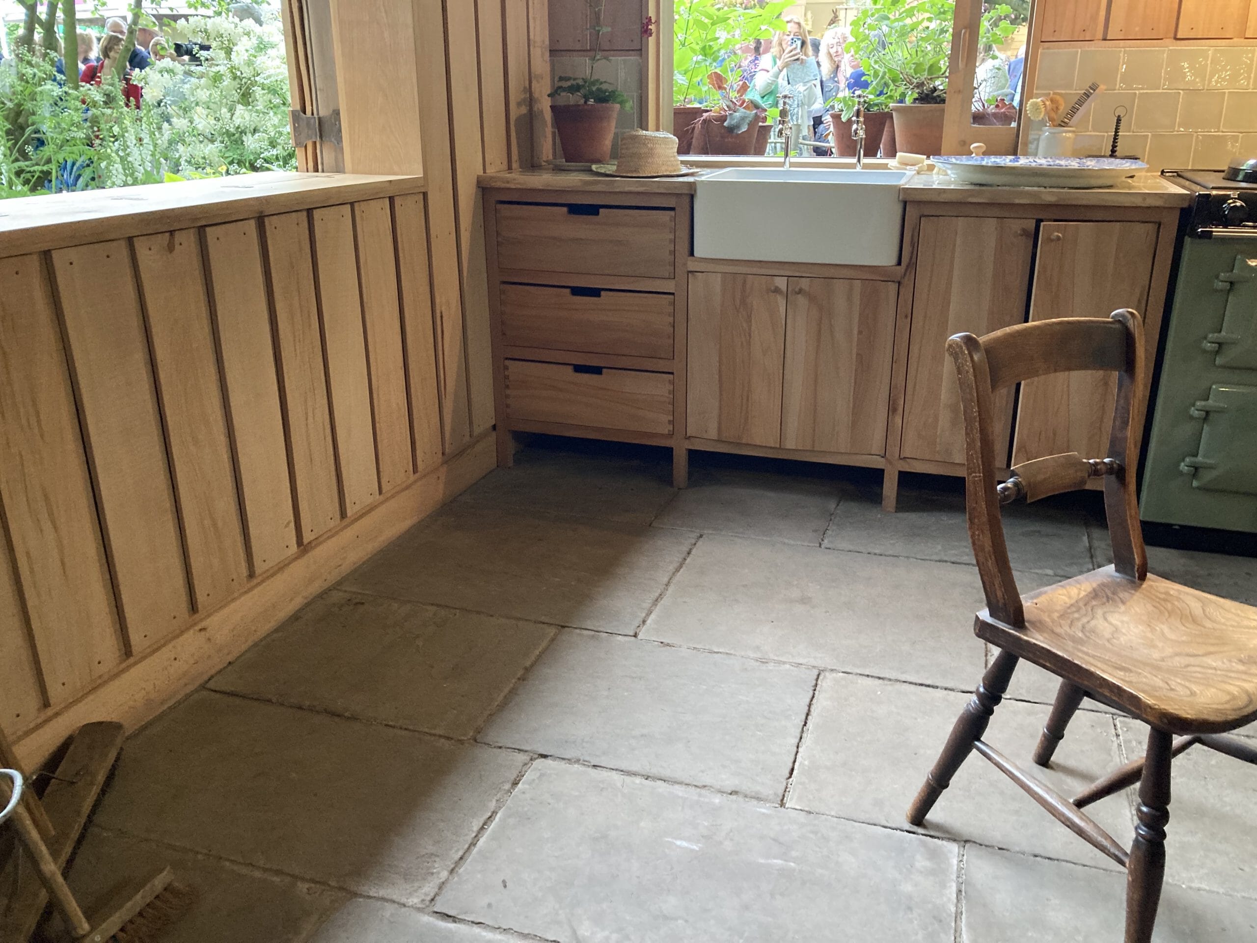 reclaimed-flagstones-garden-path
