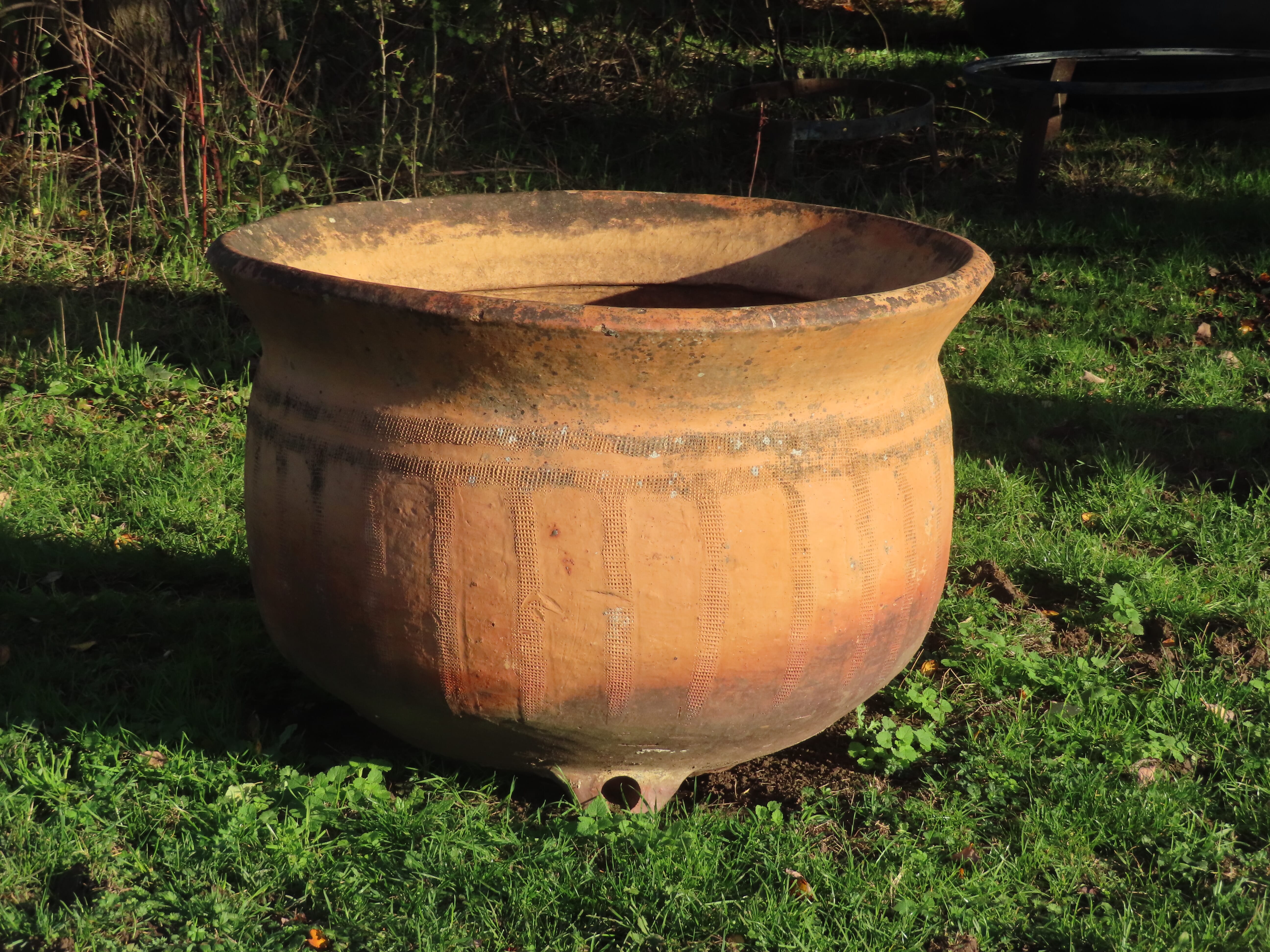 garden-antique-plant-pot-large